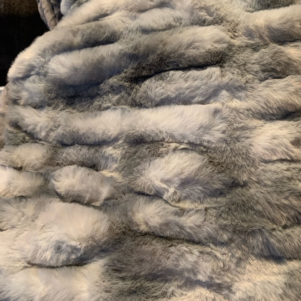 Mon Chateau Faux Fur Throw